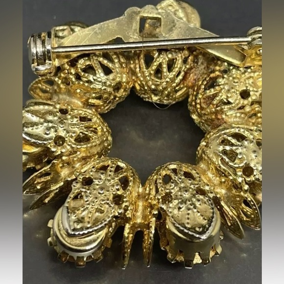 Vntg Art Nouveau Purple Crystals Goldtone Filigree Pin/clip earring set. - Picture 3 of 16